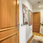 Paddington Spontaneous Lake Side 2Br 2Ba