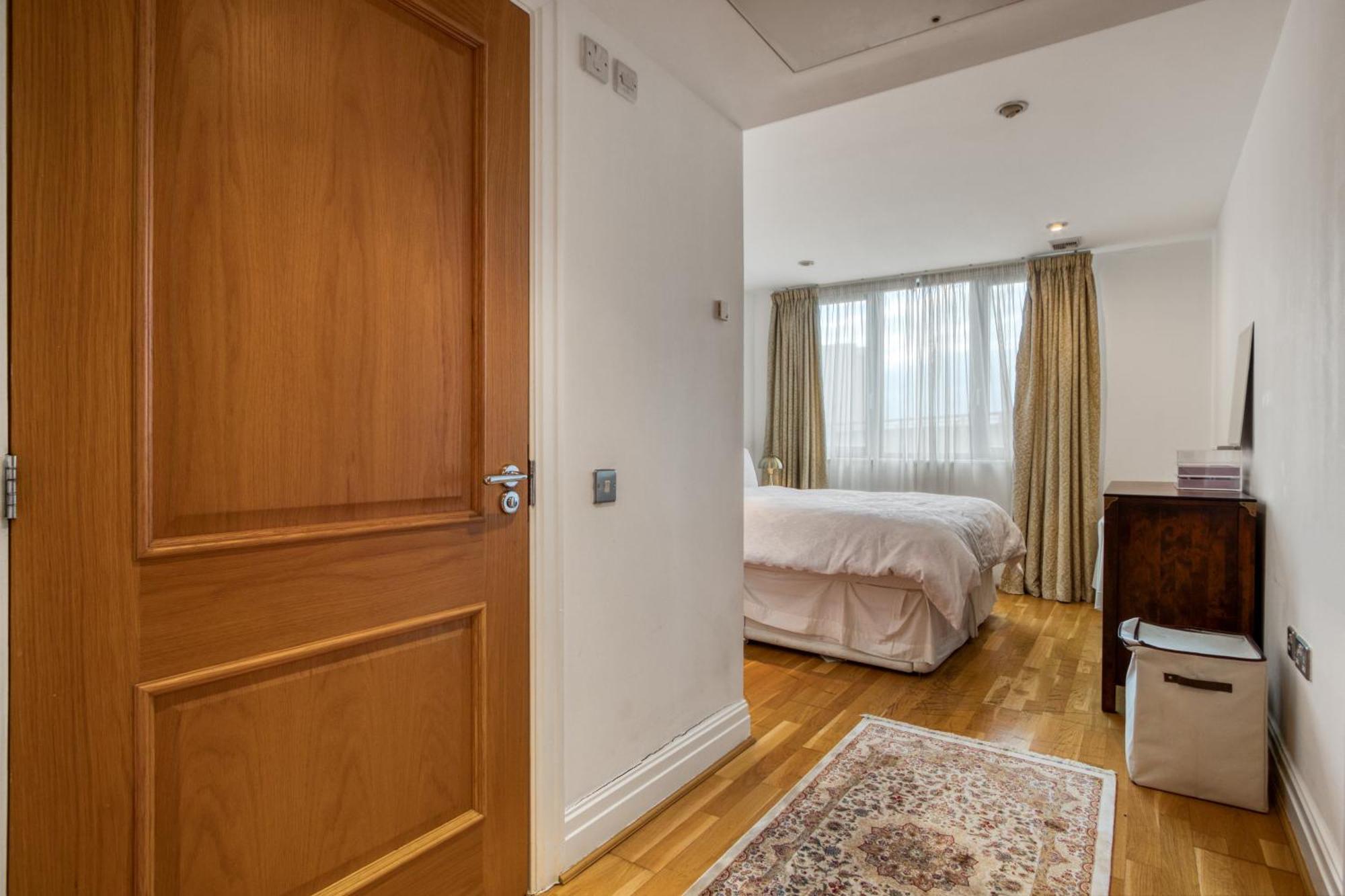 Paddington Spontaneous Side 2br 2ba