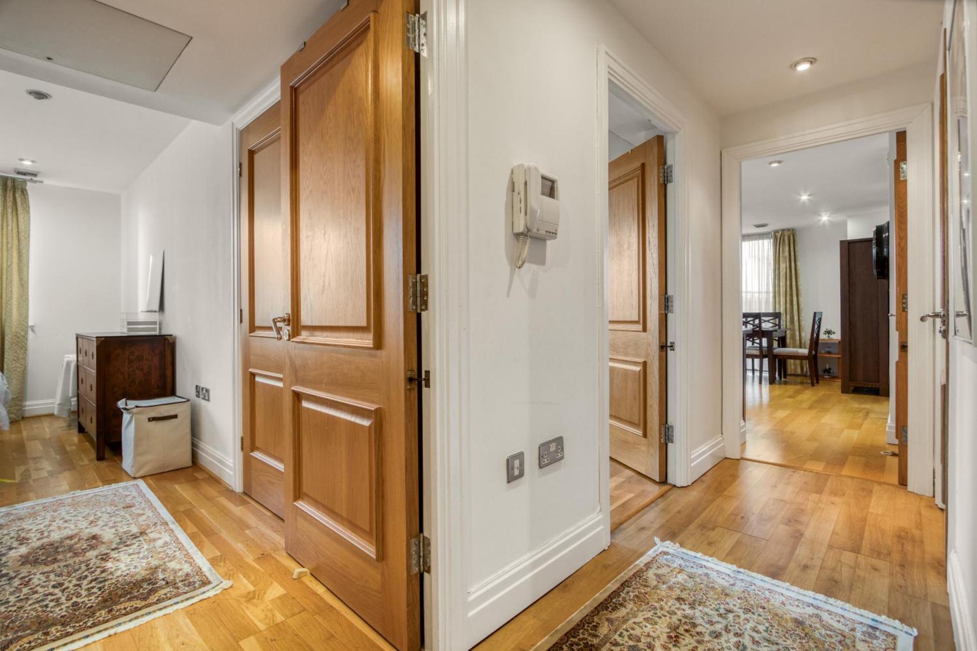 Paddington Spontaneous Side 2br 2ba *